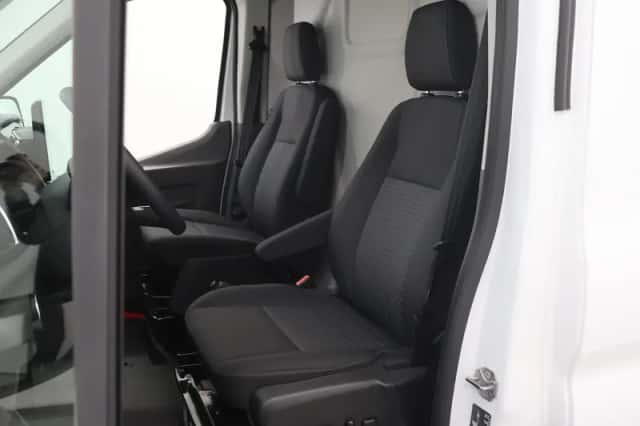Ford Transit (2024) thumbnail 8