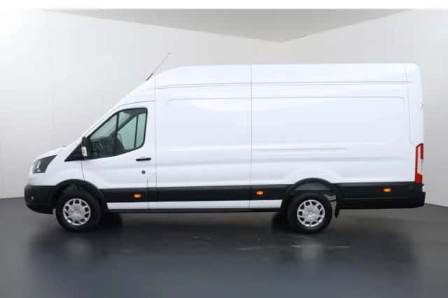 Ford Transit (2024) thumbnail 5