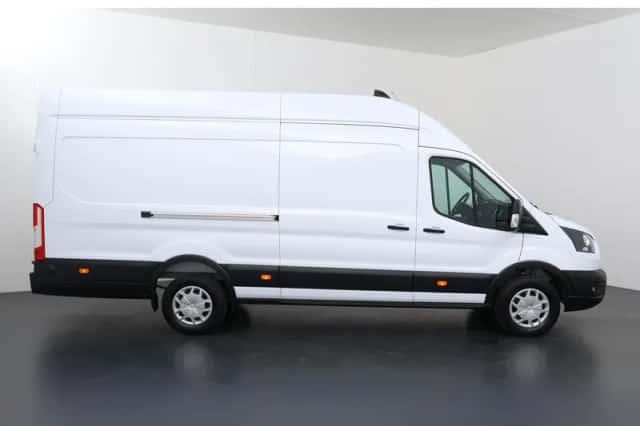 Ford Transit (2024) thumbnail 6
