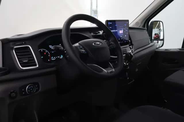 Ford Transit (2024) thumbnail 7