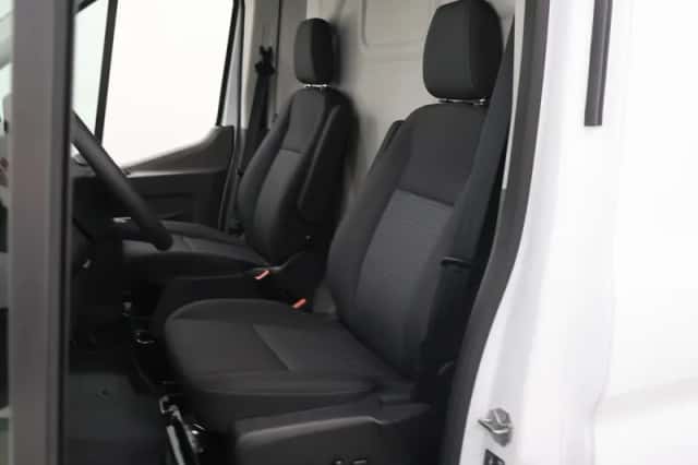 Ford Transit (2024) thumbnail 8
