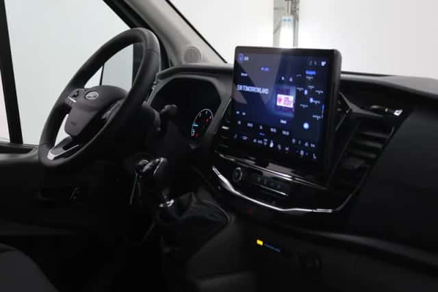 Ford Transit (2024) thumbnail 9
