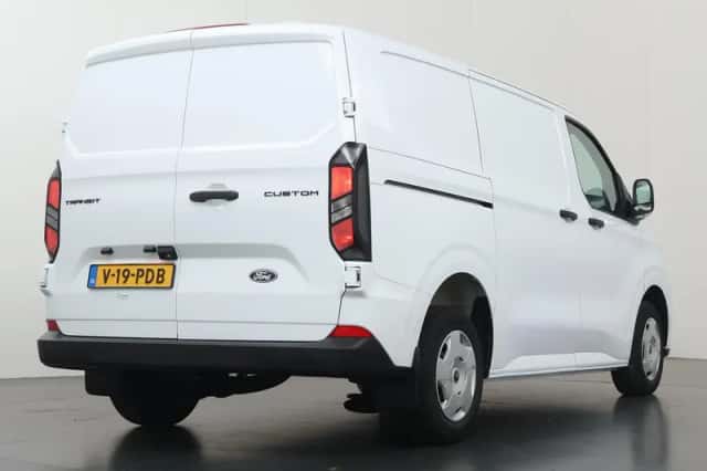 Ford Transit Custom (2024) thumbnail 2