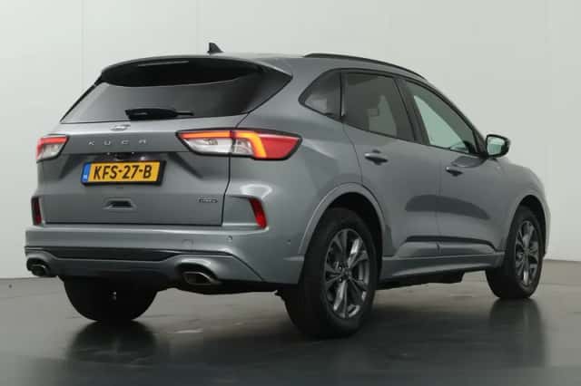 Ford Kuga (2023) thumbnail 2