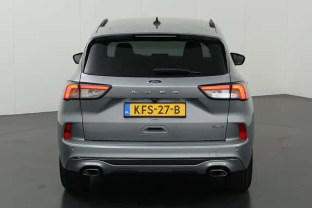 Ford Kuga (2023) thumbnail 4