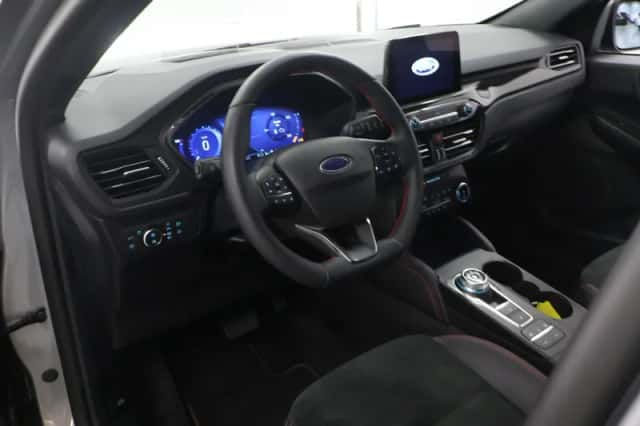 Ford Kuga (2023) thumbnail 7