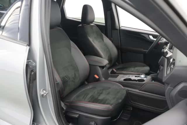 Ford Kuga (2023) thumbnail 10