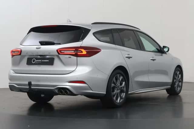 Ford Focus (2023) thumbnail 2