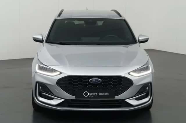 Ford Focus (2023) thumbnail 3
