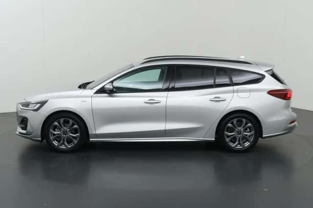 Ford Focus (2023) thumbnail 5