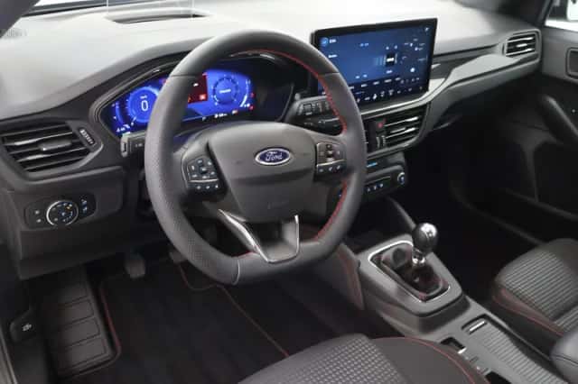 Ford Focus (2023) thumbnail 7