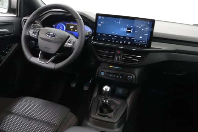 Ford Focus (2023) thumbnail 9