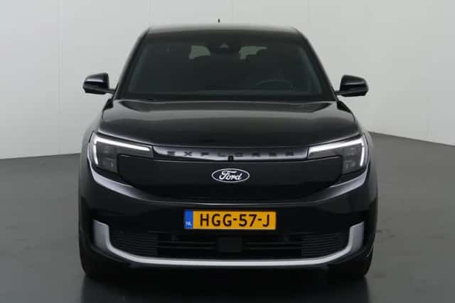 Ford Explorer (2025) thumbnail 3