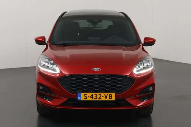 Ford Kuga (2023) thumbnail 3
