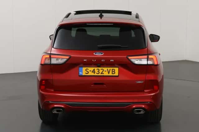 Ford Kuga (2023) thumbnail 4