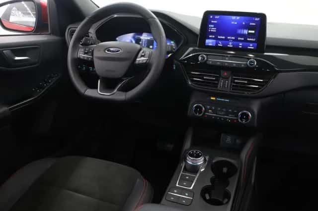 Ford Kuga (2023) thumbnail 9