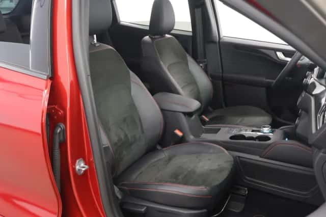 Ford Kuga (2023) thumbnail 10