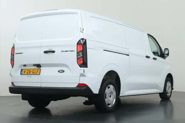 Ford Transit Custom (2024) thumbnail 2