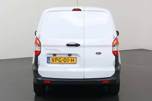 Ford Transit Courier (2022) thumbnail 4
