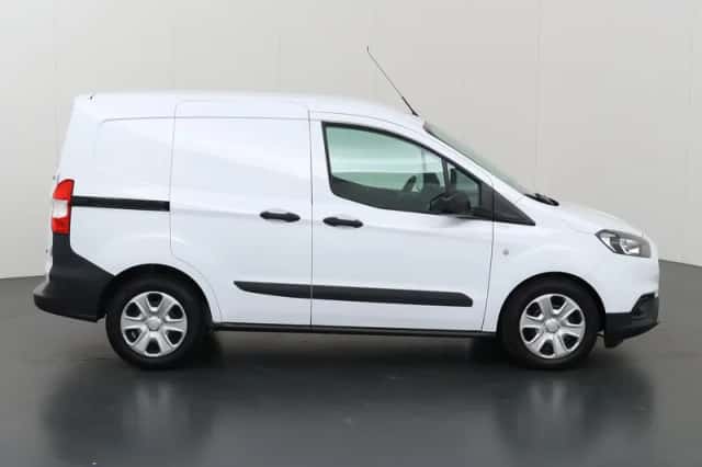 Ford Transit Courier (2022) thumbnail 6