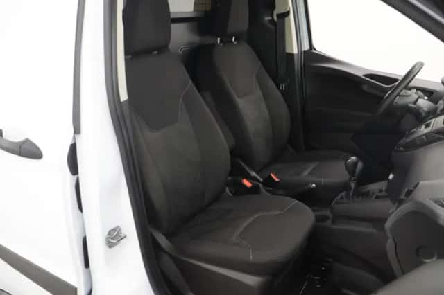 Ford Transit Courier (2022) thumbnail 10