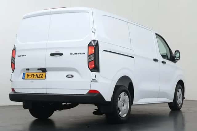 Ford Transit Custom (2024) thumbnail 2