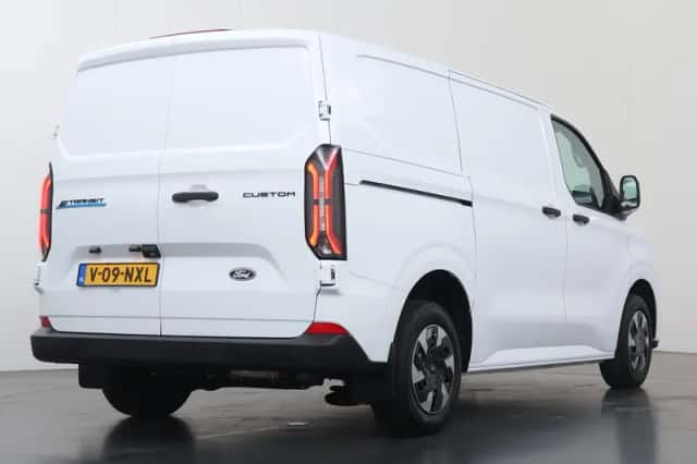 Ford E-Transit Custom (2025) thumbnail 2