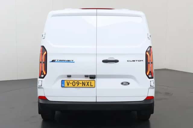 Ford E-Transit Custom (2025) thumbnail 4