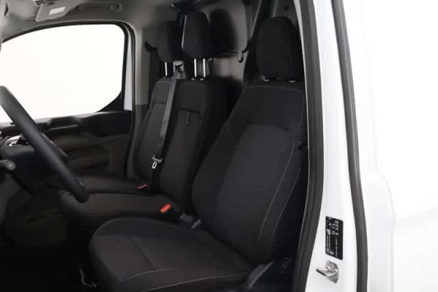 Ford E-Transit Custom (2025) thumbnail 8