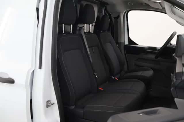 Ford E-Transit Custom (2025) thumbnail 10
