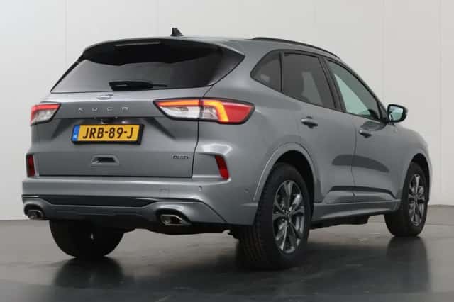 Ford Kuga (2022) thumbnail 2