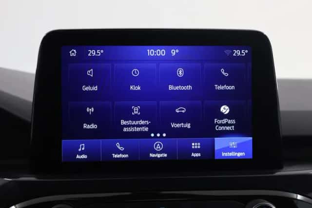 Ford Kuga (2022) thumbnail 19