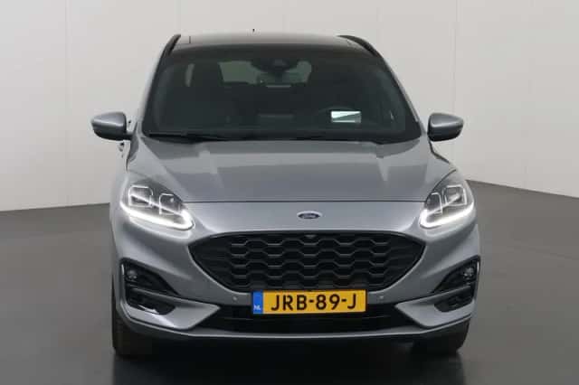 Ford Kuga (2022) thumbnail 3