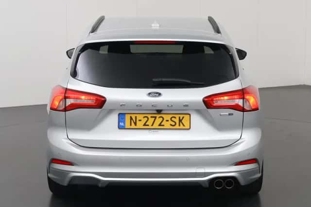 Ford Focus (2022) thumbnail 4