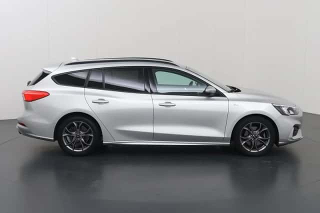 Ford Focus (2022) thumbnail 6