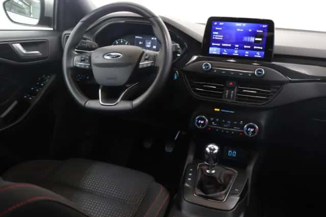Ford Focus (2022) thumbnail 9