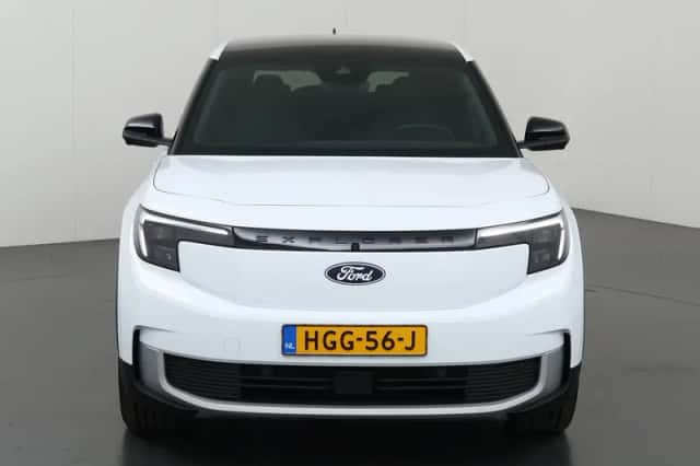 Ford Explorer (2025) thumbnail 3
