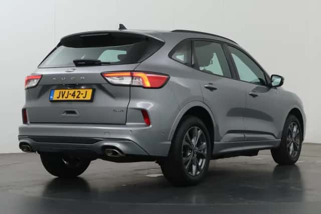 Ford Kuga (2022) thumbnail 2