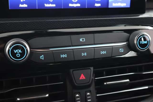 Ford Kuga (2022) thumbnail 27