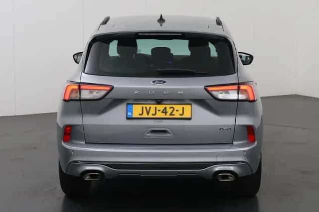 Ford Kuga (2022) thumbnail 4