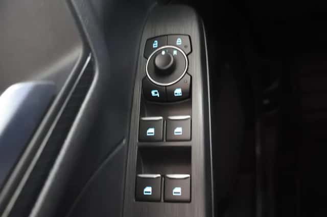 Ford Kuga (2022) thumbnail 35