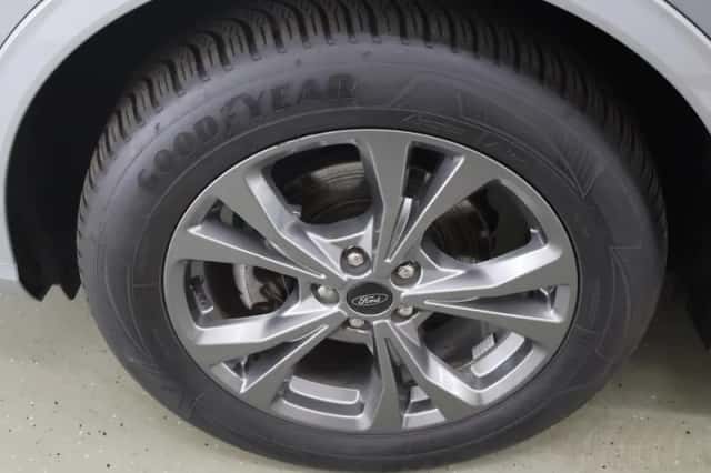 Ford Kuga (2022) thumbnail 39