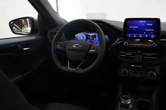 Ford Kuga (2022) thumbnail 9