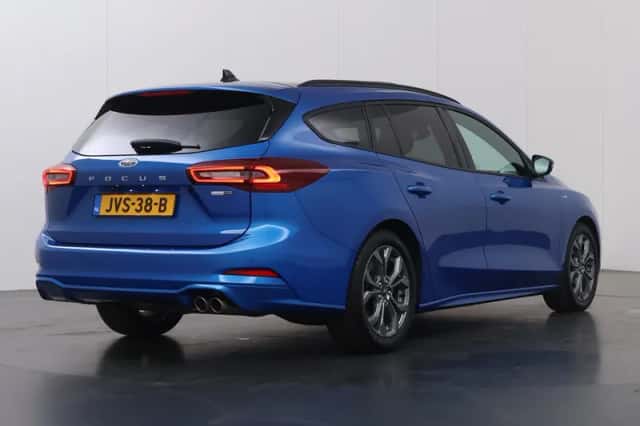 Ford Focus (2023) thumbnail 2