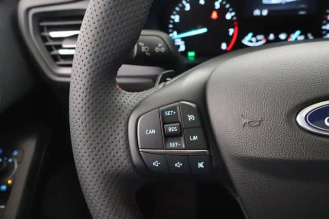 Ford Focus (2023) thumbnail 35