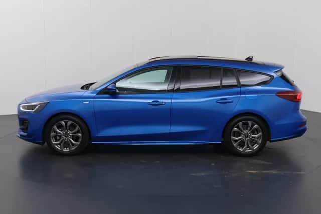 Ford Focus (2023) thumbnail 5