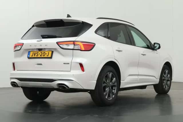 Ford Kuga (2022) thumbnail 2