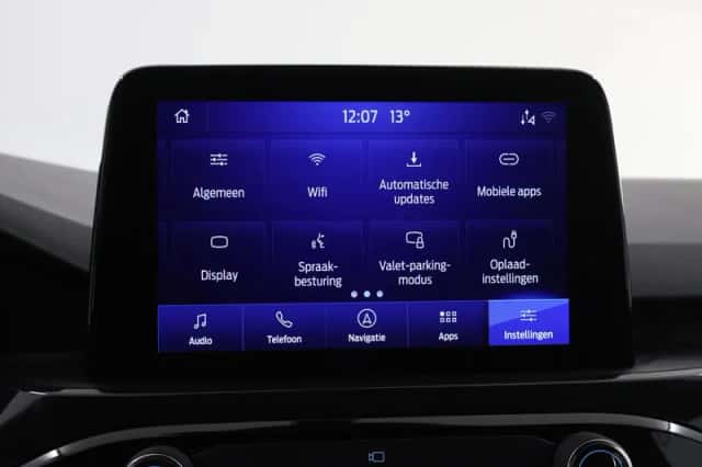 Ford Kuga (2022) thumbnail 19