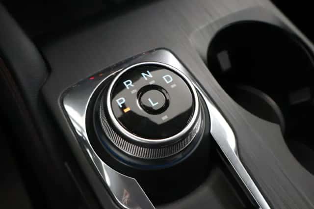 Ford Kuga (2022) thumbnail 25