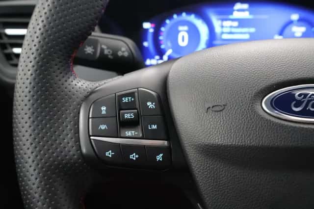 Ford Kuga (2022) thumbnail 32